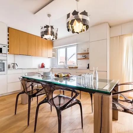 100 Marches Keyweek Apt 2 Bedrooms With Parking Beaurivage Apartamento *